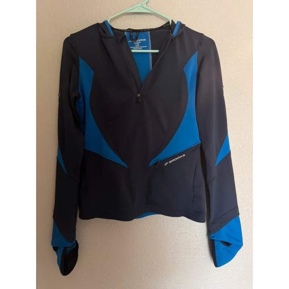Brooks women’s 1/4 zip reflective pullover